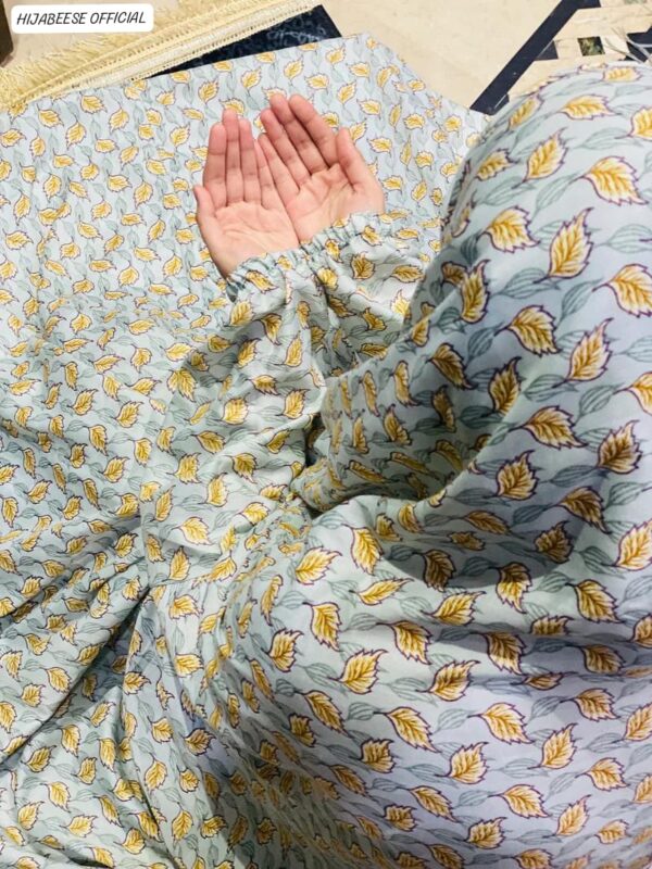 PRINTED NAMAZ CHADDAR WITH SLEEVES - Image 7